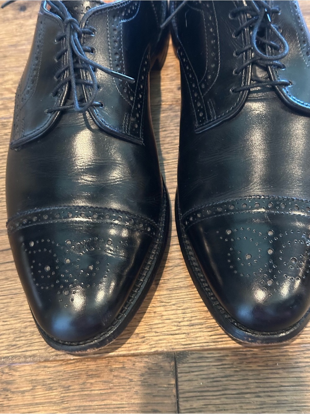 Allen Edmonds - Picture 2 of 16